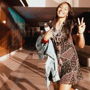 Meet your Posher, Ilaisaane